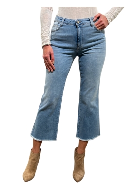 Jeans Tensione In vita alta modello zampetta celeste