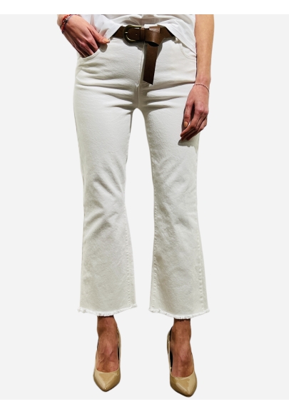Pantaloni Tensione In modello zampetta bianco con cintura