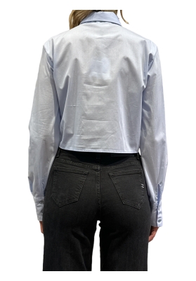 Vicolo - Camicia celeste cropped con cravatta