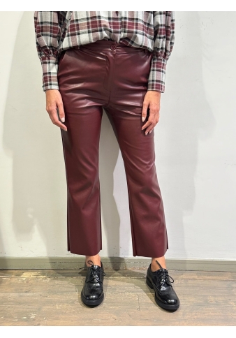 Tensione In - Pantalone ecopelle zampetta bordeaux