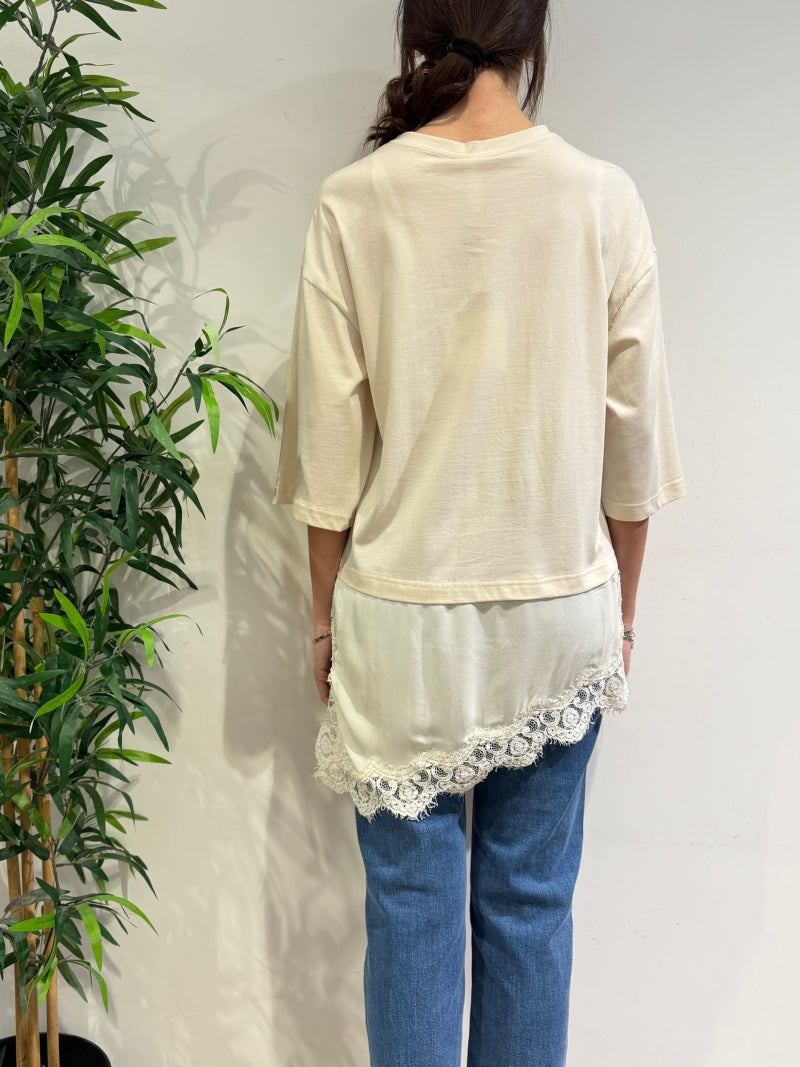 Tensione In - T-Shirt doppio tessuto con pizzo panna