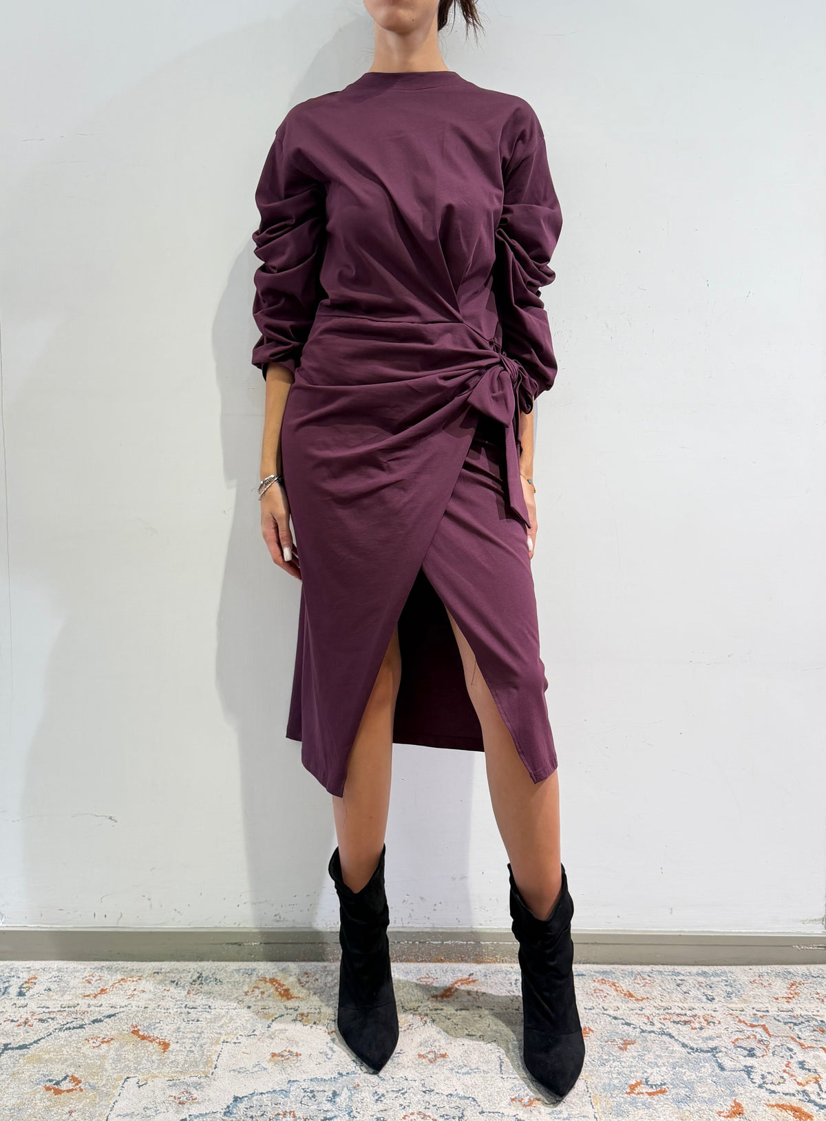 Tensione In - Abito con nodo laterale bordeaux