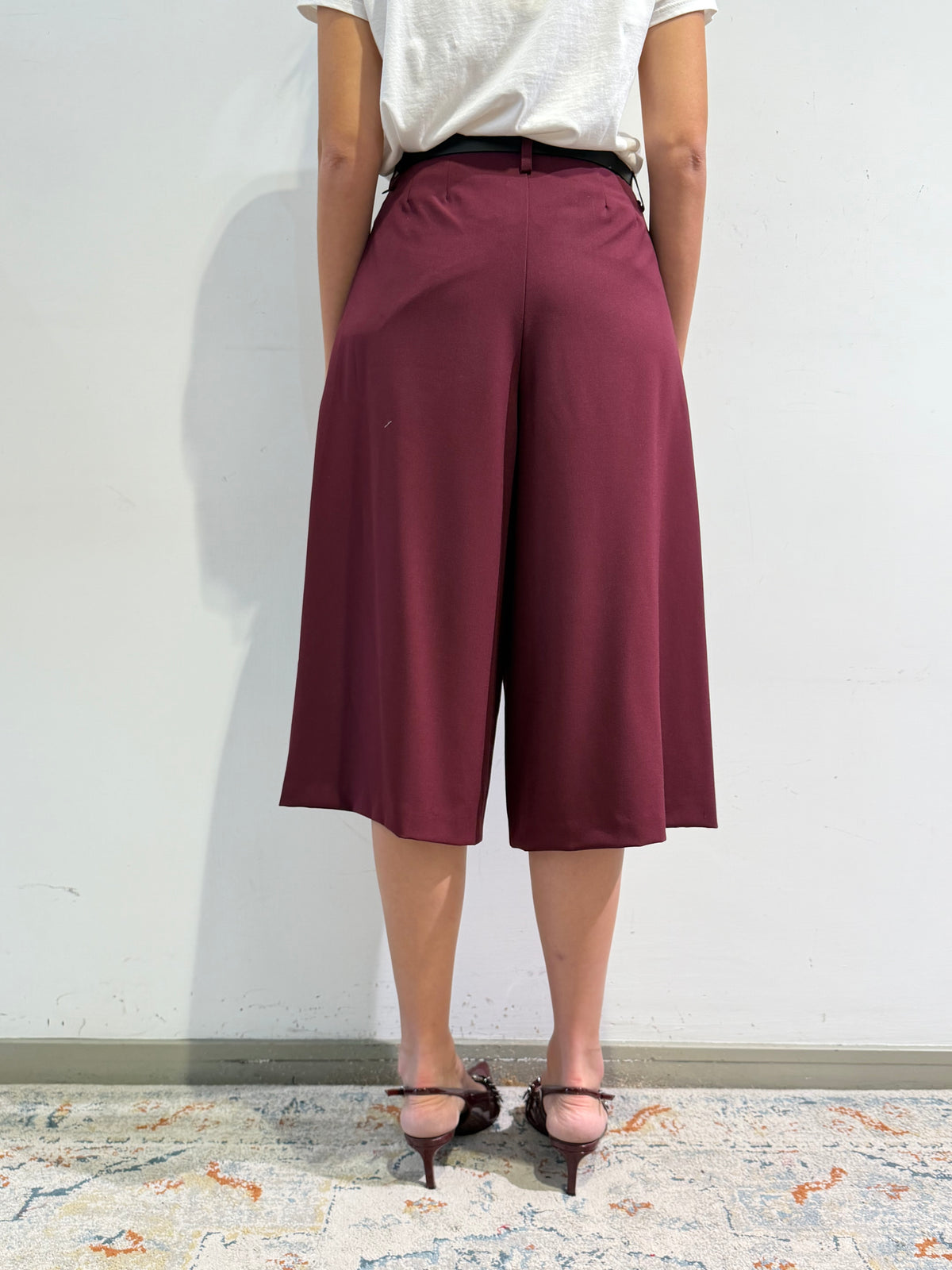 Tensione In - Bermuda con cintura bordeaux