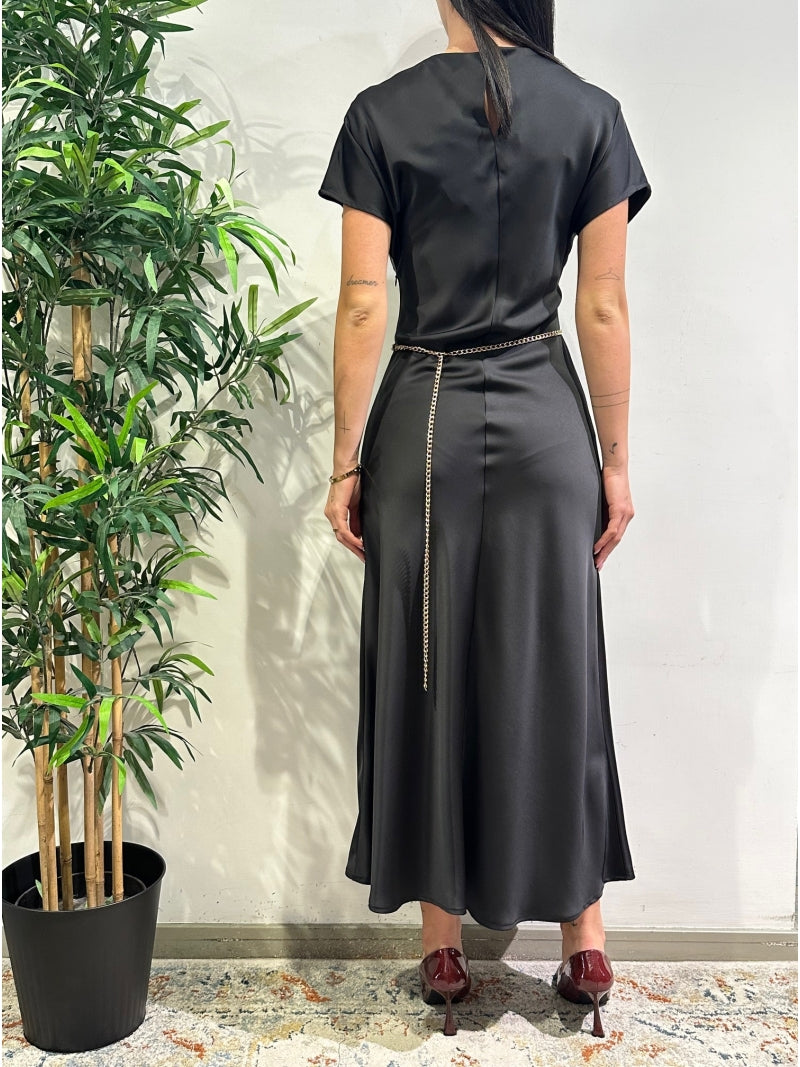 Imperial - Vestito in satin fluido con cinturino nero