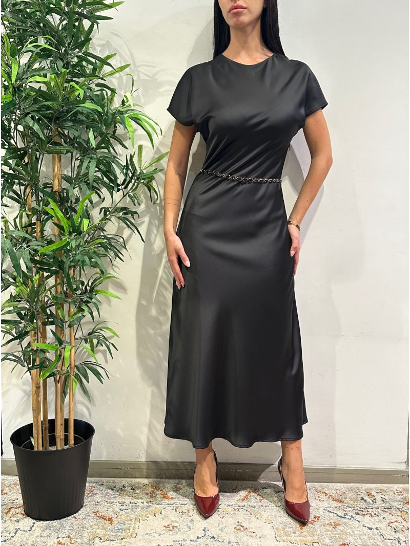 Imperial - Vestito in satin fluido con cinturino nero