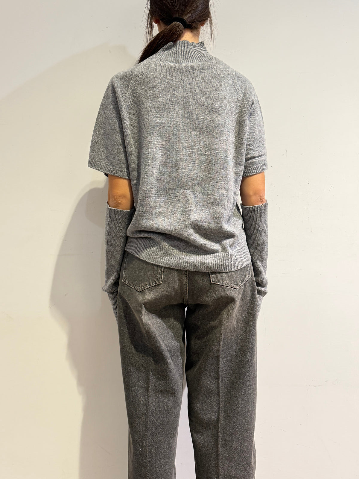 Vicolo - Maglia con manicotti grigia