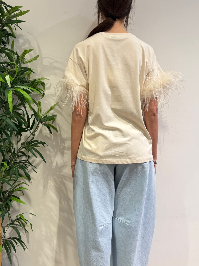 Le Streghe - T-Shirt con piume panna