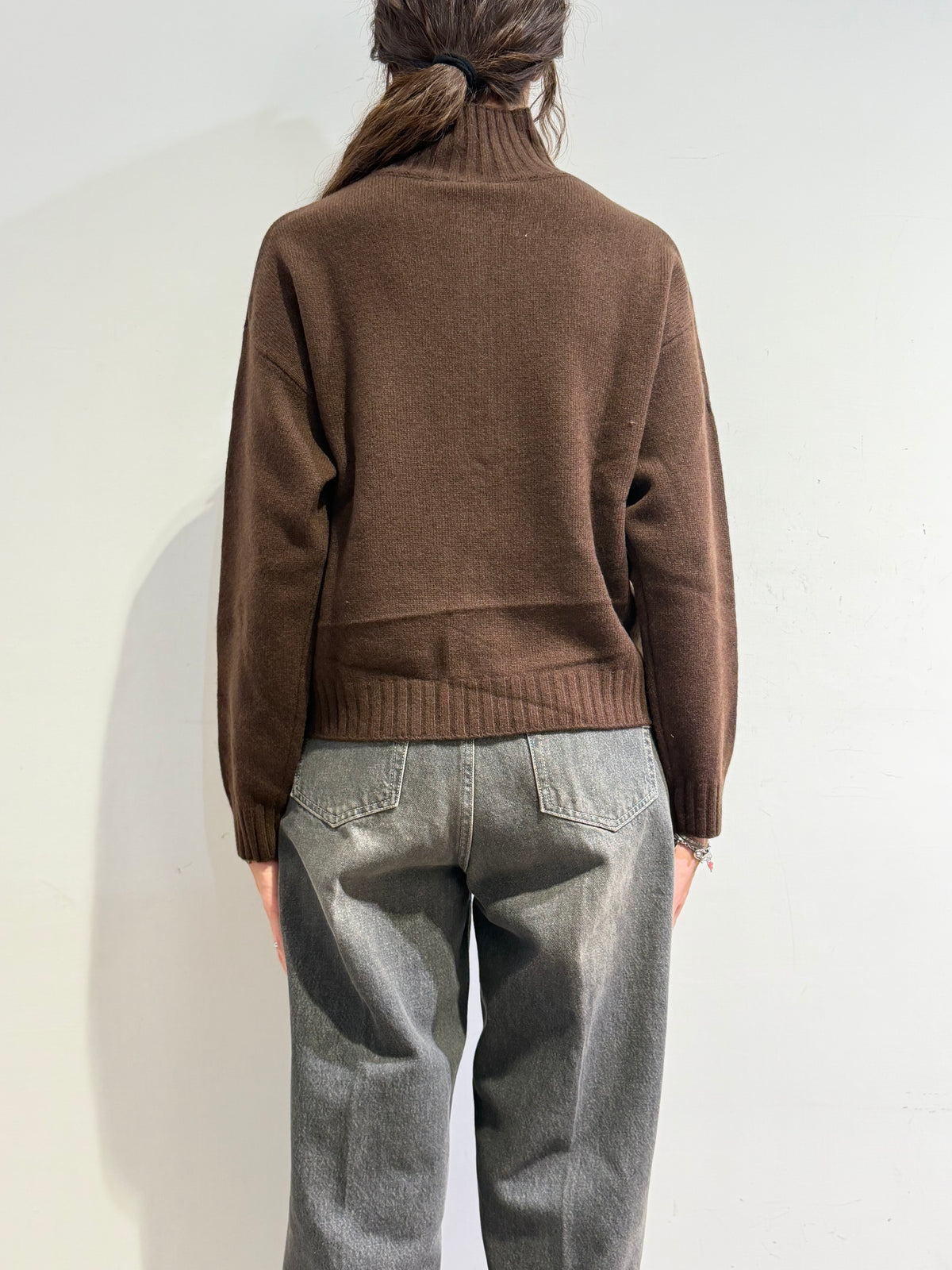 Le Streghe - Maglia in lana con zip moro
