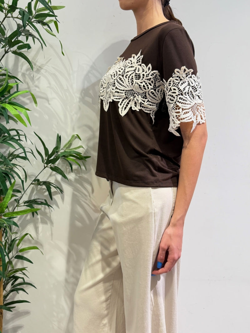Le Streghe - T-Shirt con ricamo in pizzo moro