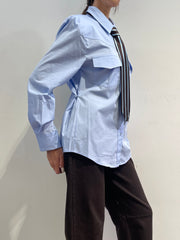 Tensione In - Camicia con tasche e cravatta celeste