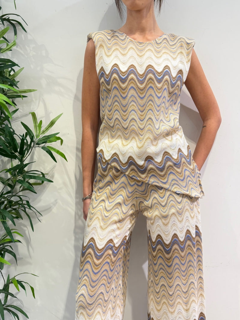 Motel - Blusa smanicata wavy pattern asimmetrica beige