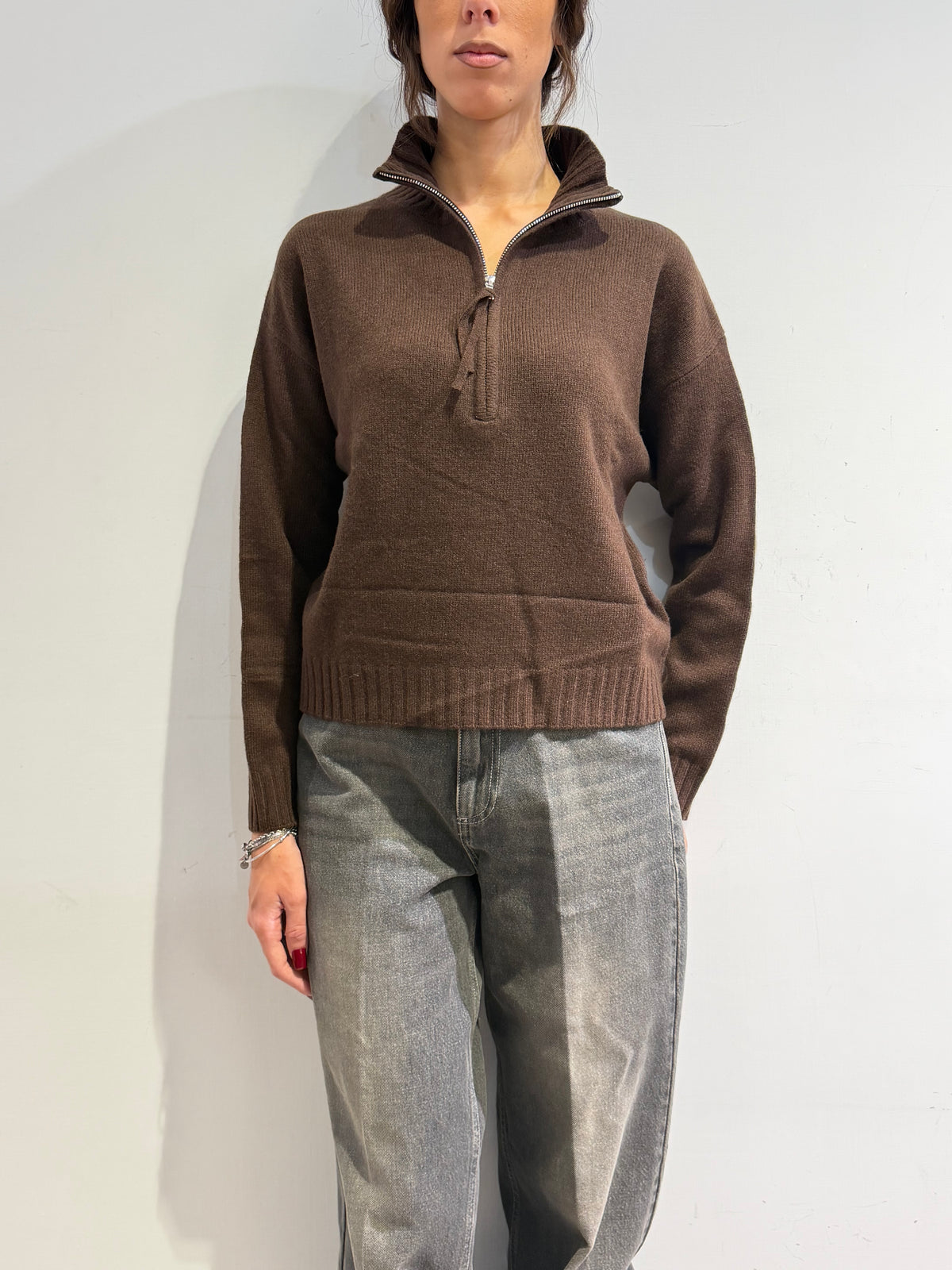 Le Streghe - Maglia in lana con zip moro