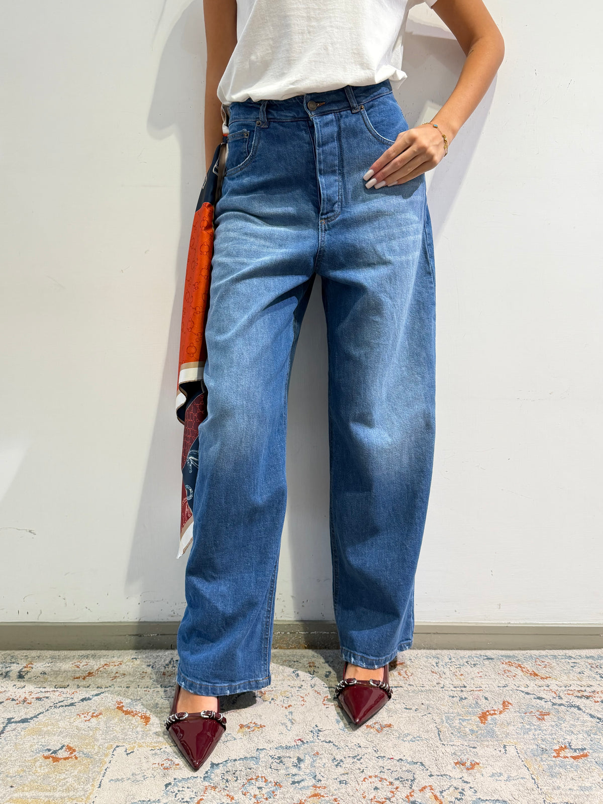 Tensione In - Jeans wide leg con foulard
