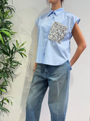 Tensione In - Camicia smanicata tasca paillettes celeste