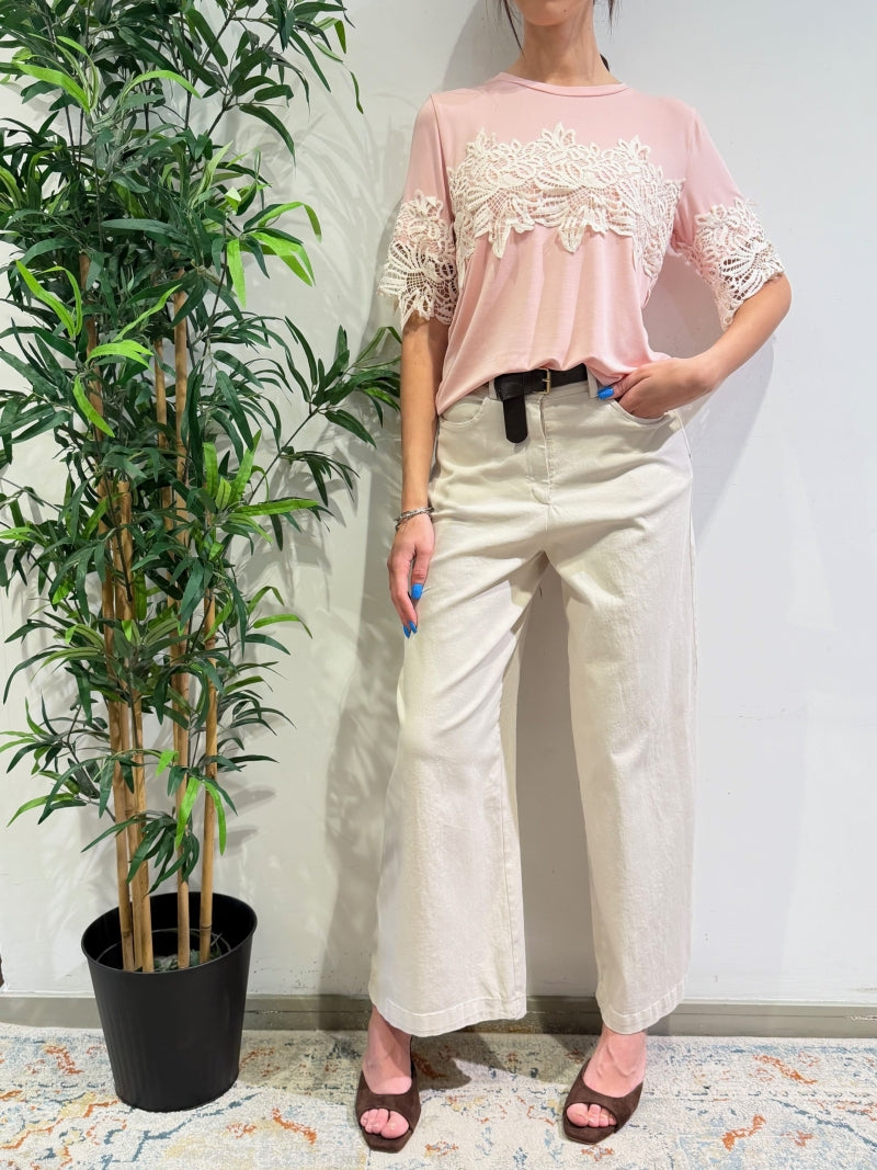 Le Streghe - T-Shirt con ricamo in pizzo rosa