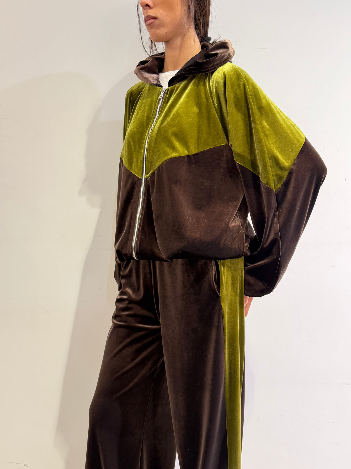 Motel - Completo tuta in ciniglia moro e verde
