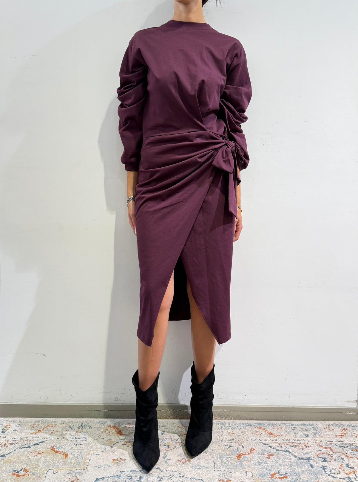 Tensione In - Abito con nodo laterale bordeaux