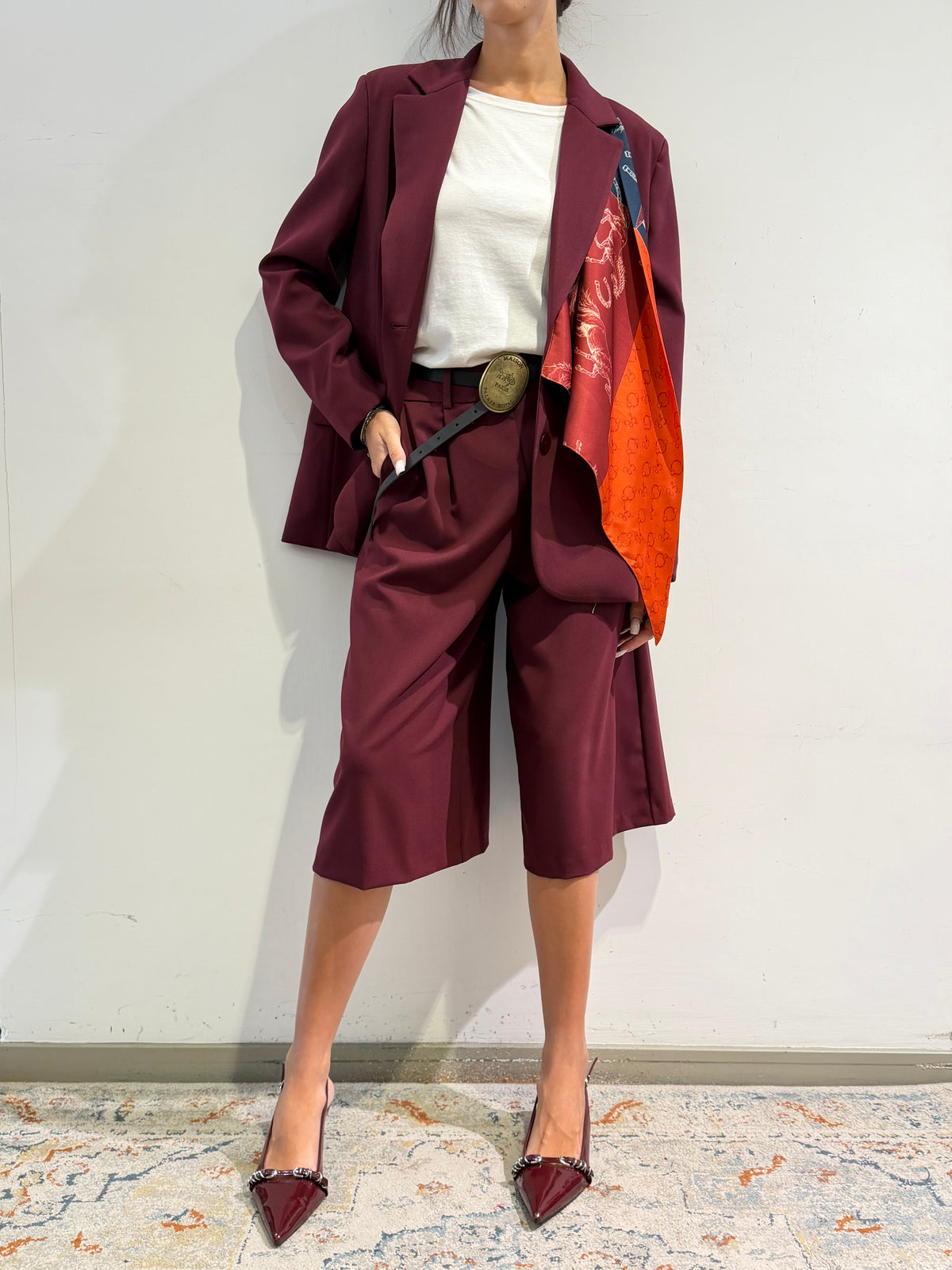 Tensione In - Bermuda con cintura bordeaux