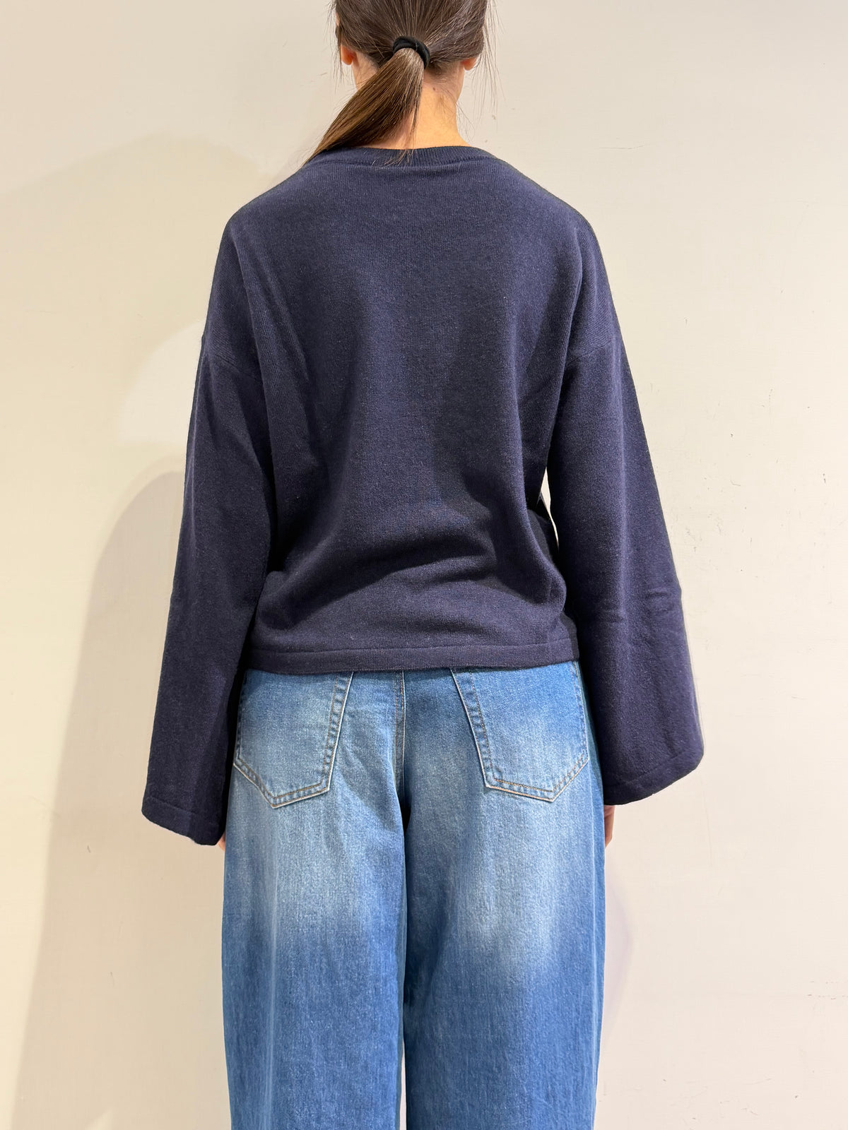 Tensione in - Maglia con fondo manica ampio blu
