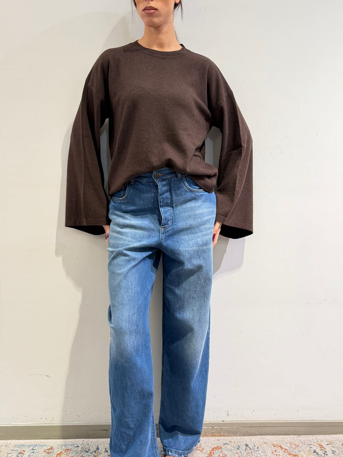 Tensione in - Maglia con fondo manica ampio moro