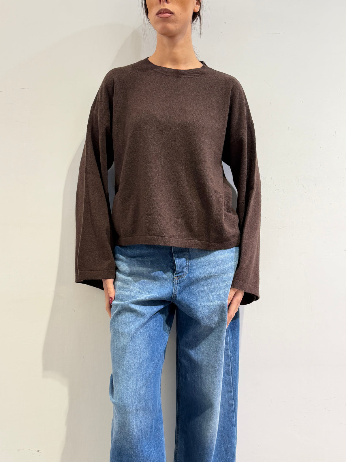 Tensione in - Maglia con fondo manica ampio moro