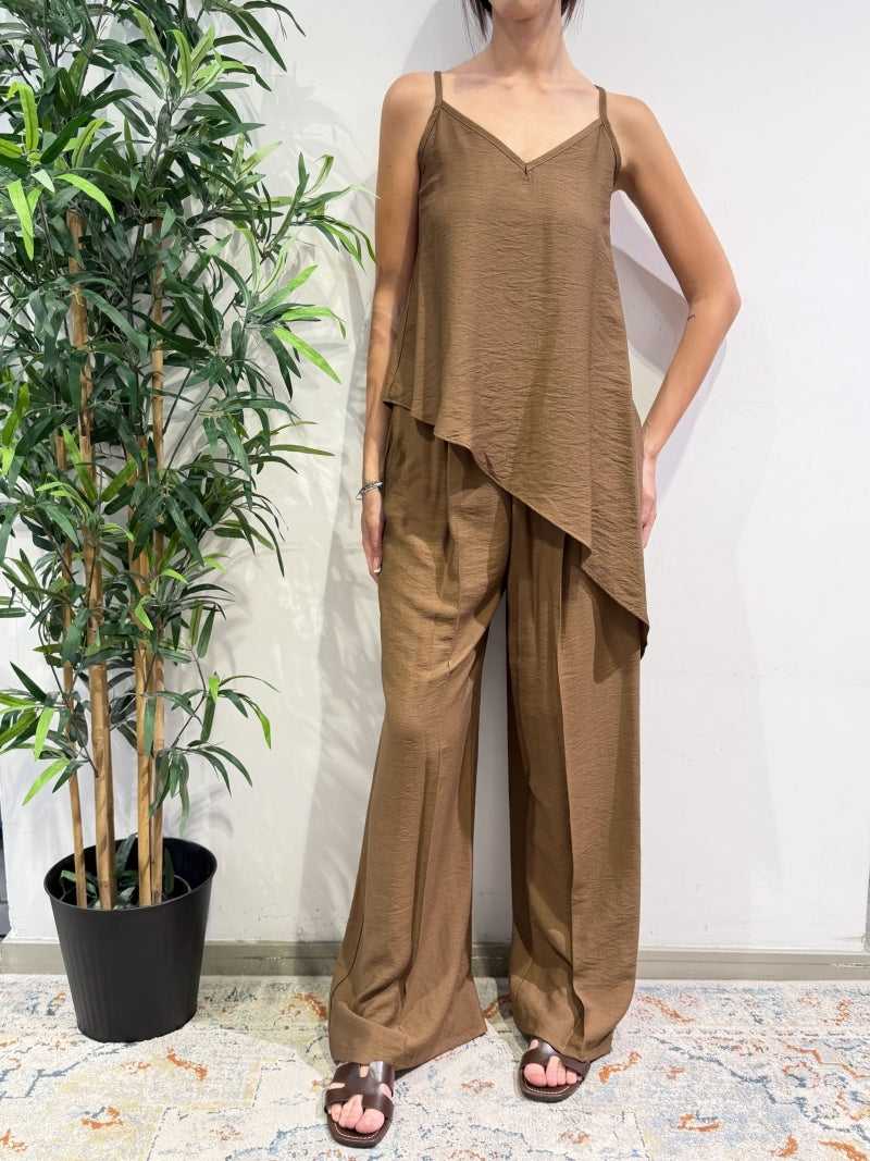 Dixie - Coordinato top asimmetrico e pantalone tabacco