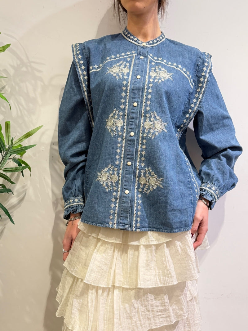 Tensione In - Camicia chambray con ricami in denim