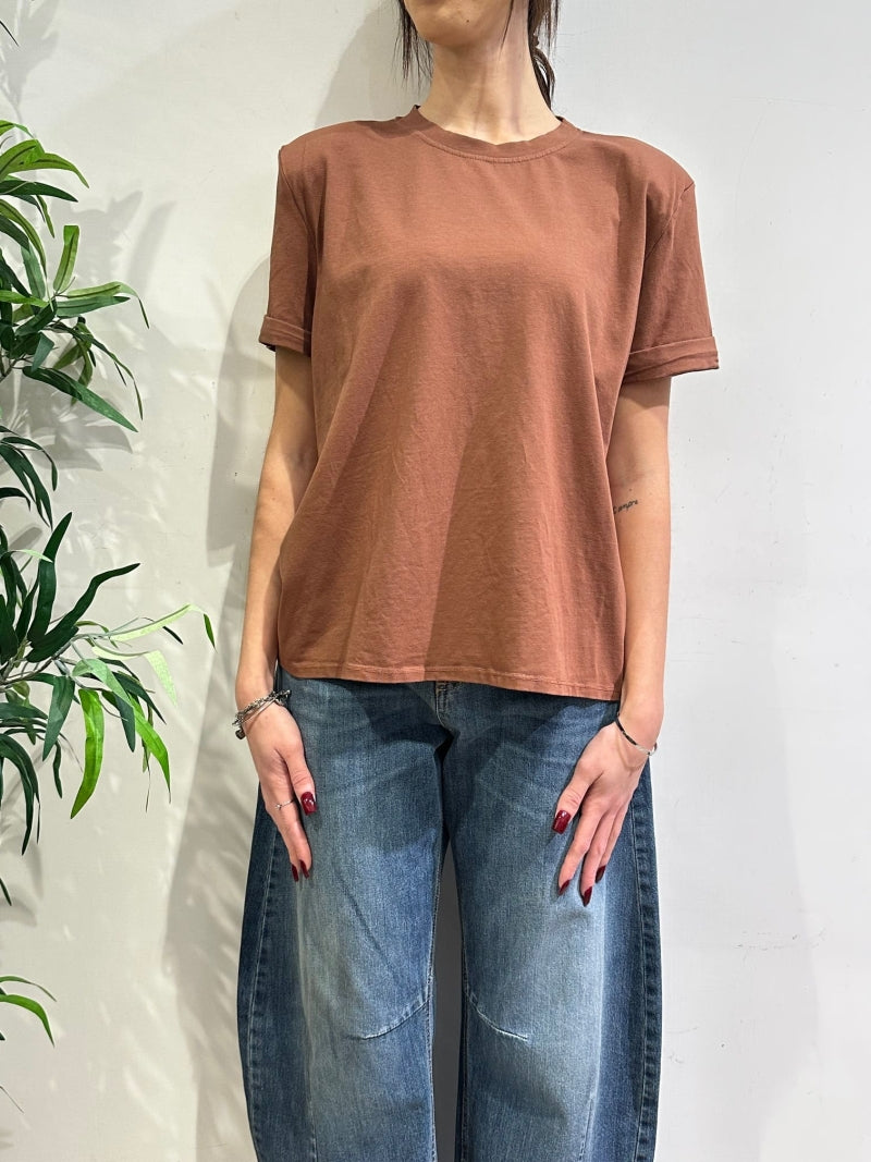 Kontatto - T-Shirt con spalline ruggine