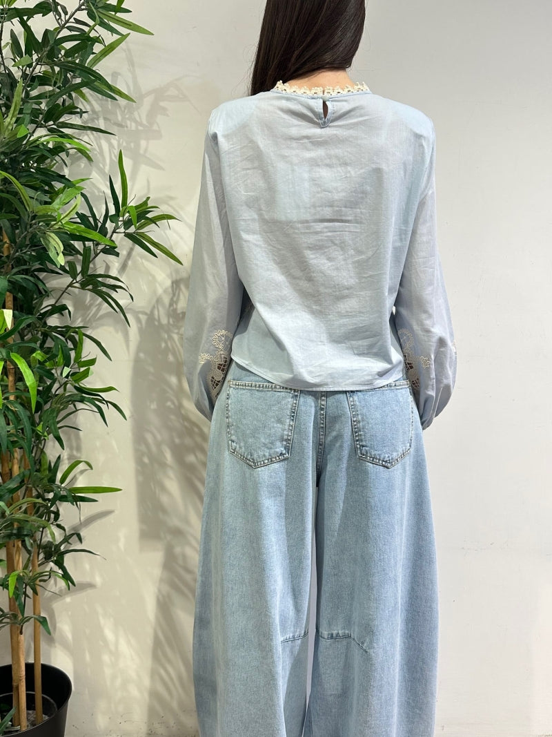 Motel - Blusa ricamata con spalline celeste