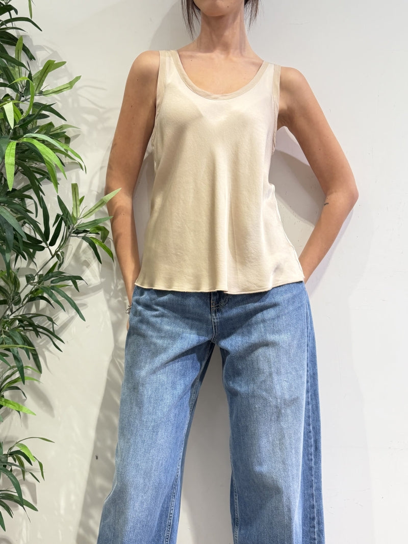 Motel - Top in satin beige