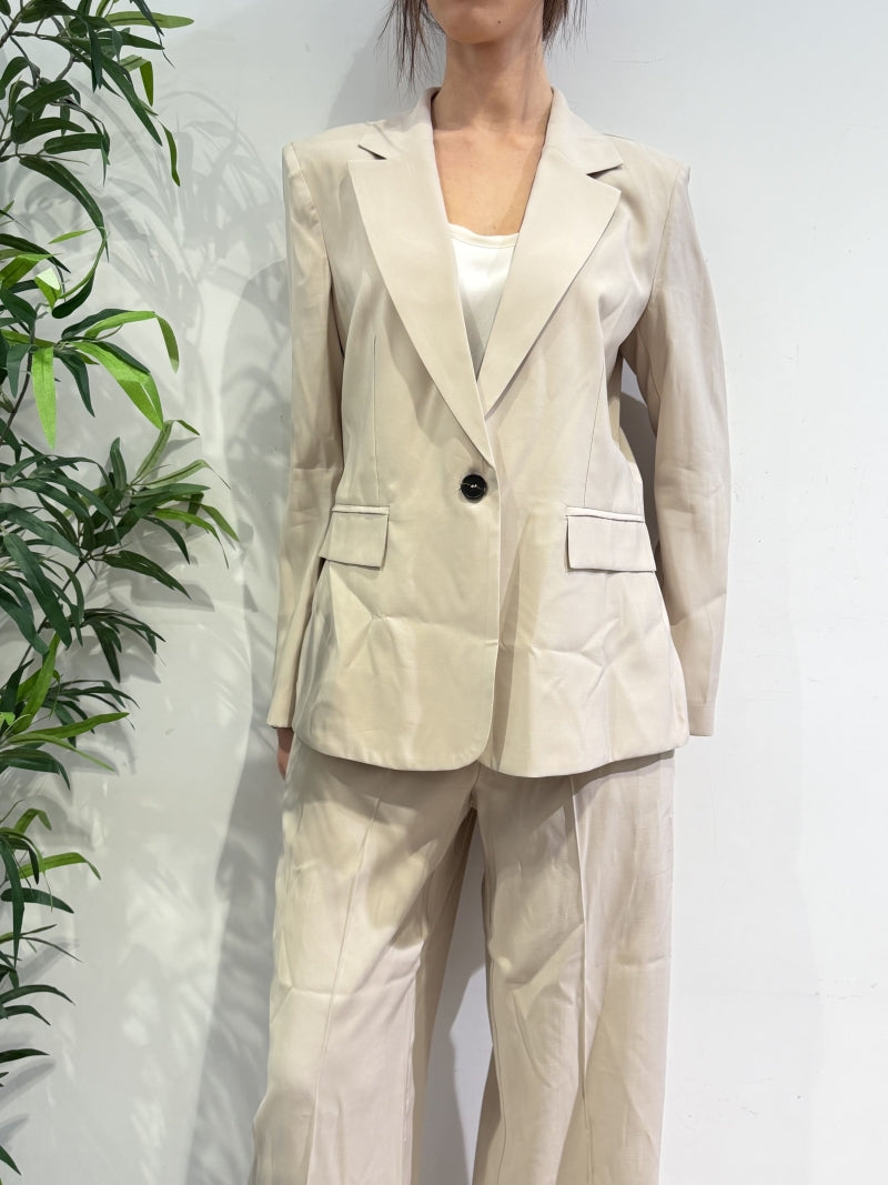 Tensione In - Tailleur un bottone beige