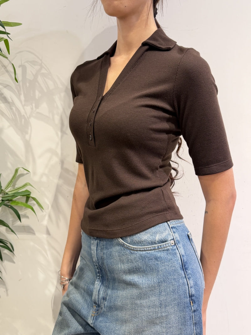 Vicolo - T-Shirt a costine scollo polo moro