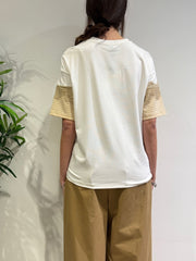 Le Streghe - T-Shirt righe con orlo in pizzo cammello