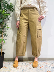 Tensione In - Pantalone barrel cargo cammello